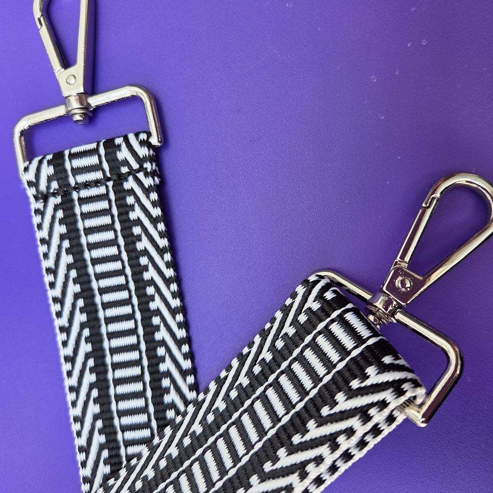 Black and White Patterned Bag Strap - image 4